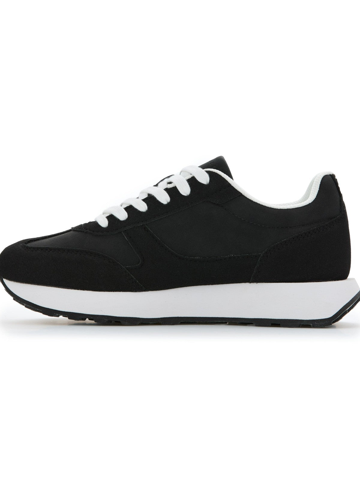 Stride Sneaker